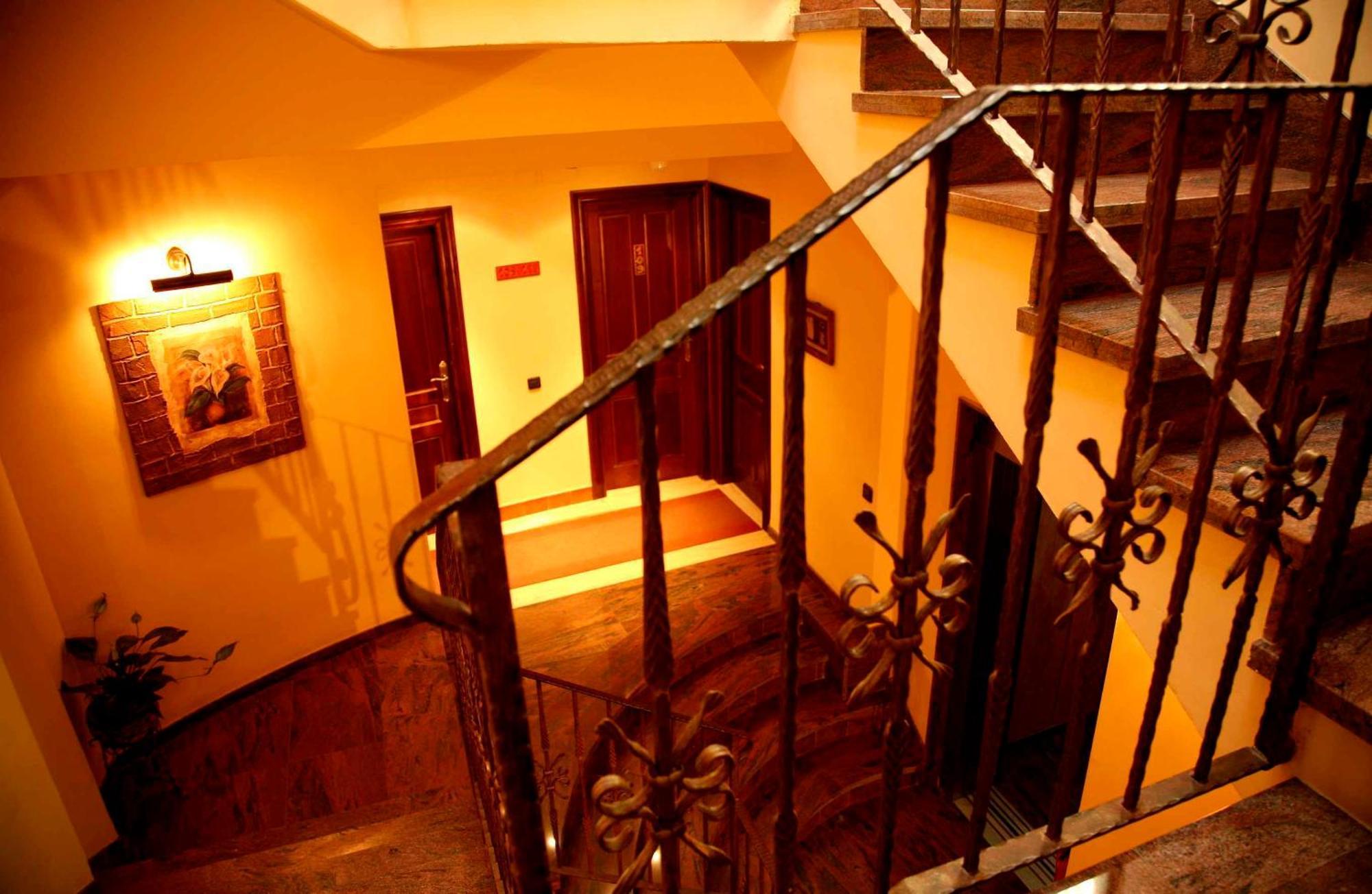 Hotel Baviera Линарес Екстериор снимка